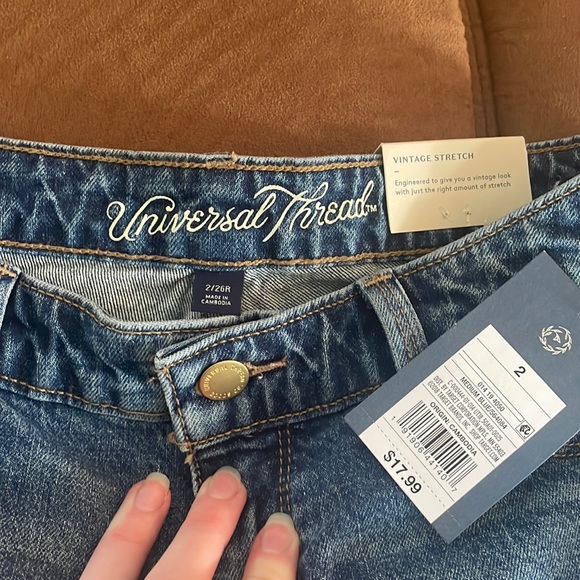 NWT - Universal Threads High-Rise Shortie Shorts - Size 2/26R (small) - Picture 2 of 3